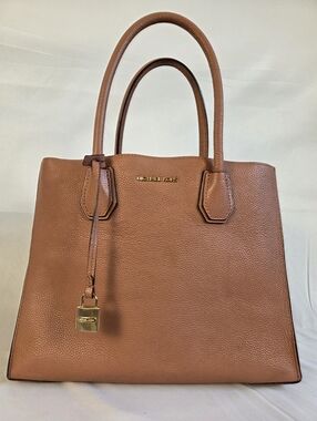 Michael Kors Mercer Accordian Pebbled Leather Satchel Hand Bag Lock Tote Tan